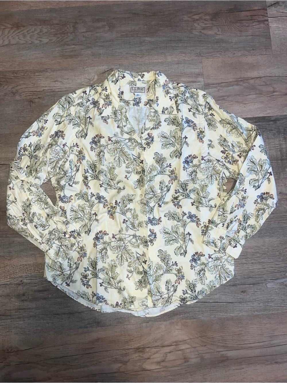 L.L.Bean 100% Cotton Vintage Floral Button Down in Yellow Size Large